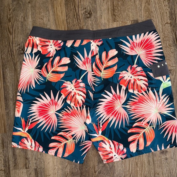 Rip Curl • Palm Performance Board Shorts - Picture 7 of 7